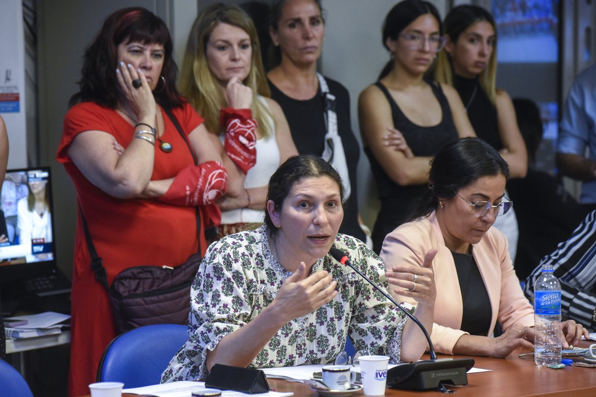 MoniMacha's tweet photo. 💜 Hoy en la Comisión de Salud dictaminamos el proyecto de ley para el Ejercicio Profesional de la Obstetricia y el proyecto para adherir al Convenio 149 de la (OIT) sobre el personal de enfermería. 

Por una salud colectiva que construya ciudadanías plenas! https://t.co/io8x8NFZeg