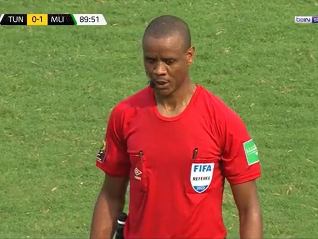 PivkoH's tweet photo. Il peut siffler à tout moment. 
#BELCAN https://t.co/aCqEsU4Ja4