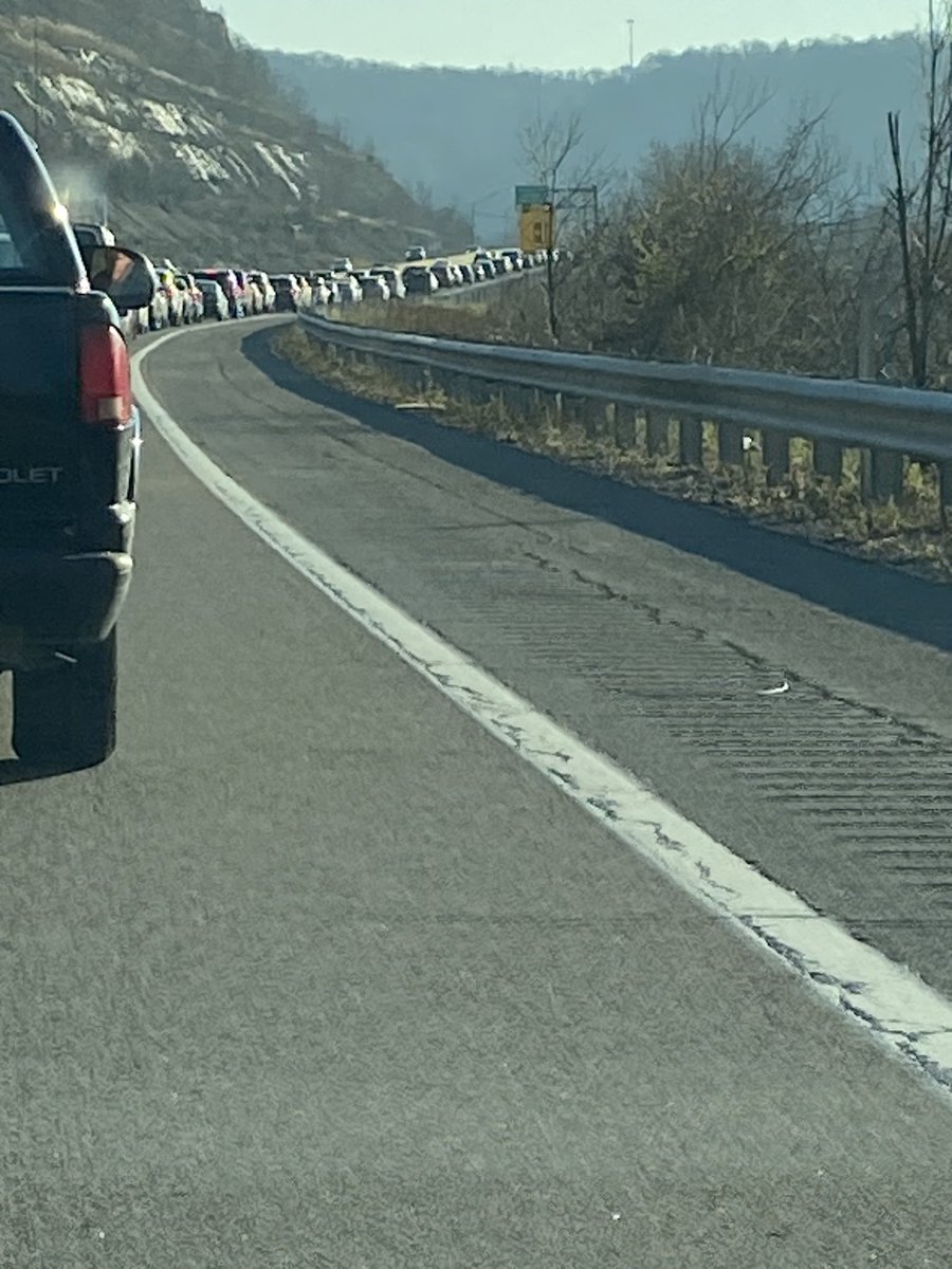WHilditch43952's tweet photo. @ChloeWTOV9 @WTOV9 Took me 20 minutes to get from Follansbee/Wheeling exit to the Market Street bridge. https://t.co/tKvzW5t2ma