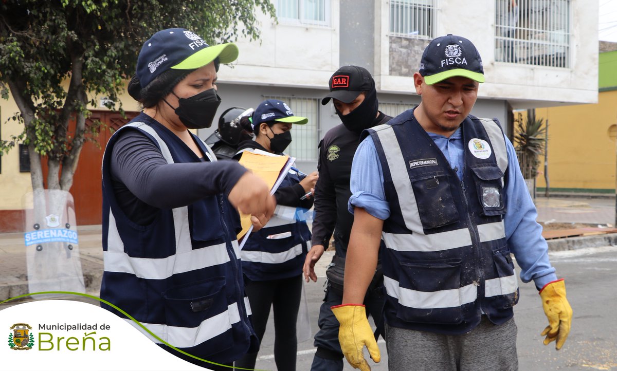 muni_brena's tweet photo. La Municipalidad de Breña desde las Gerencia de Seguridad Ciudadana, la Subgerencia de Fiscalización Administrativa y efectivos de la Policía Nacional realizaron un plan de recuperación de espacios públicos en la cuadra 11 de la Av. Bolivia. https://t.co/lLOmr3Tiym