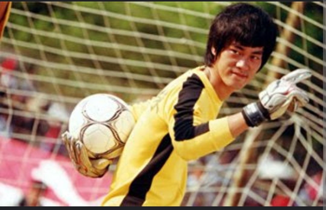 Sandrit59626933's tweet photo. El arquero de Japón 😁. #shaolin soccer. https://t.co/hO0gSTgG7U