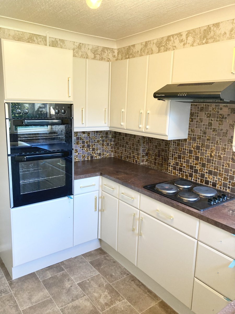 KCSUK_Ltd's tweet photo. We can do them big and we can do them small  but it’s all the same to us ! 

Finished in Morrells PC and tinted in ‘Oxford Stone’

#kcsuk #spraying  #spraypaintedkitchen #paintedkitchen #kitchencabinetsprayinguk https://t.co/29Q7znHkIY