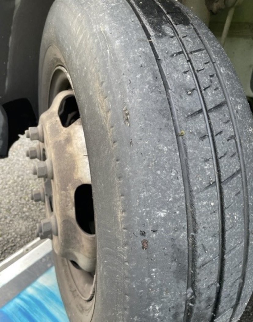 DVSAEnforcement's tweet photo. We recently joined @gmpolice @gmptraffic on #OpVortex,aimed at clamping down on criminality in #Manchester🚔
We attended a multi-agency check targeting non compliance , numerous defects & offences discovered❌
Several dangerous vehicles & drivers removed from the road network✅ https://t.co/z4CQp07kKq