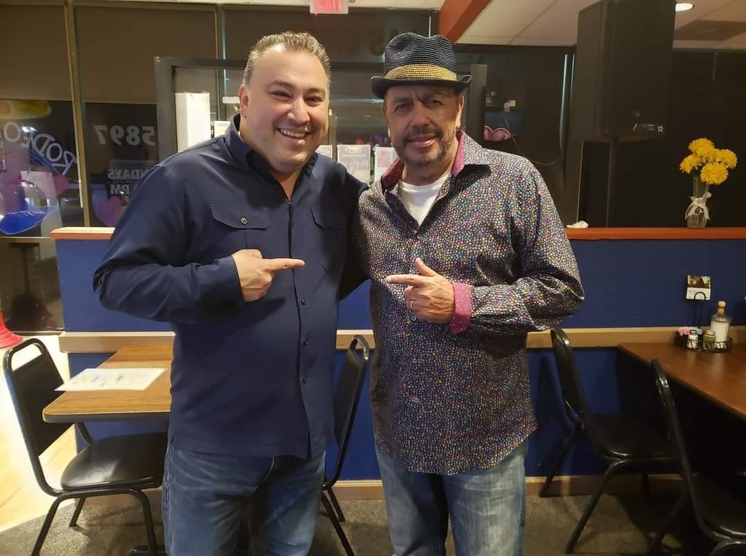 CletoRodriguez's tweet photo. I lost a dear friend comedian Mike Robles. He passed away yesterday from a long fight with cancer! Mike was the first person to put me on tv! Mike, you will be missed and you're not only a great talent but a great friend! Rest in peace Mike. 🙏 in him. https://t.co/8M5dBgPELu