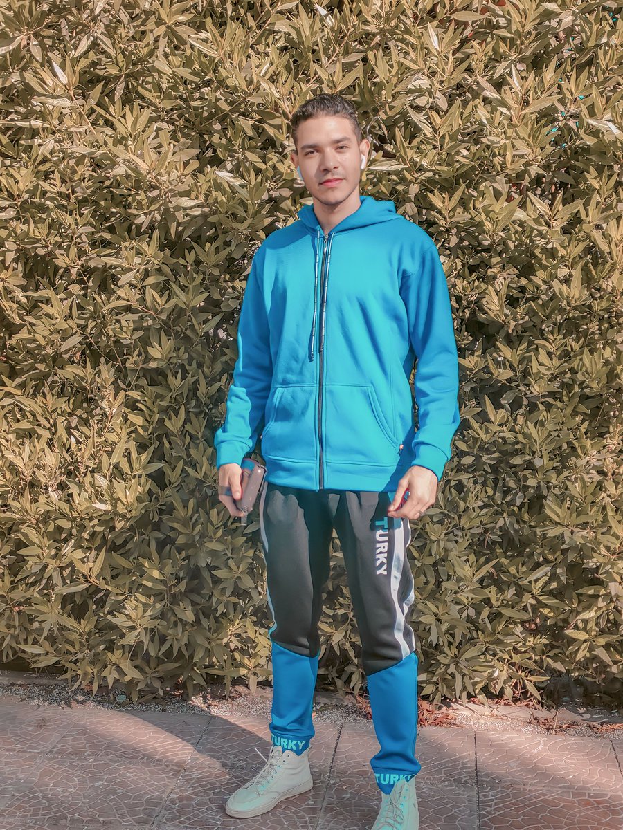 دنيا مبتضحكليش ونا كارة سنيني..