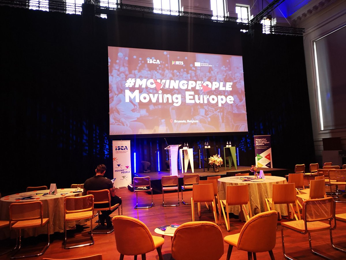 IannacconeAlice's tweet photo. #MovingPeople #movingeurope Sharing ideas and experiences and working on future projects with the cooperation of @uni_cassino @UispNazionale @ISSalute_it @ISCA_tweet #integration #Refugees #sport https://t.co/lRejZgJV6z