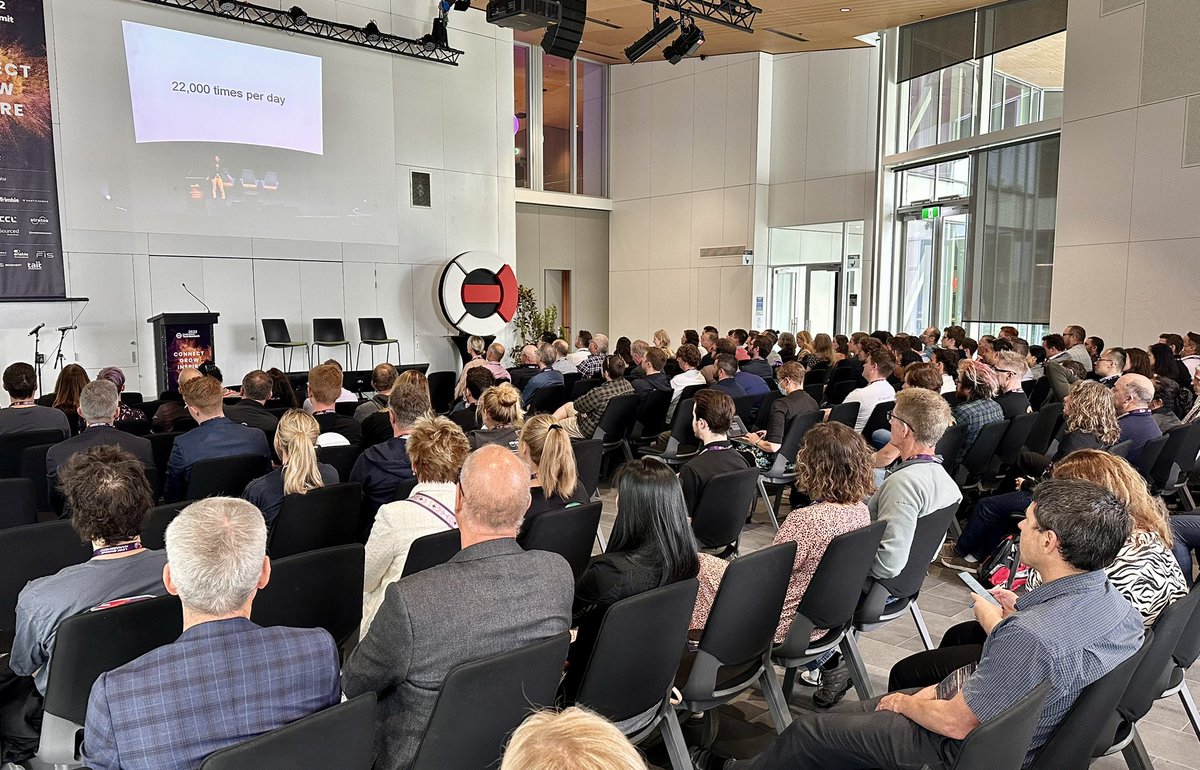 nzstevenmoe's tweet photo. Annual @CanterburyTech summit is underway … so many hundreds of people this is the overflow room! The slide asks “What do you do 22,000 times a day” - guesses below, or do you know?
About #CanterburyTech: https://t.co/Xq9mH5Tdsk
#techsummit22 https://t.co/TrA7f7SzL9