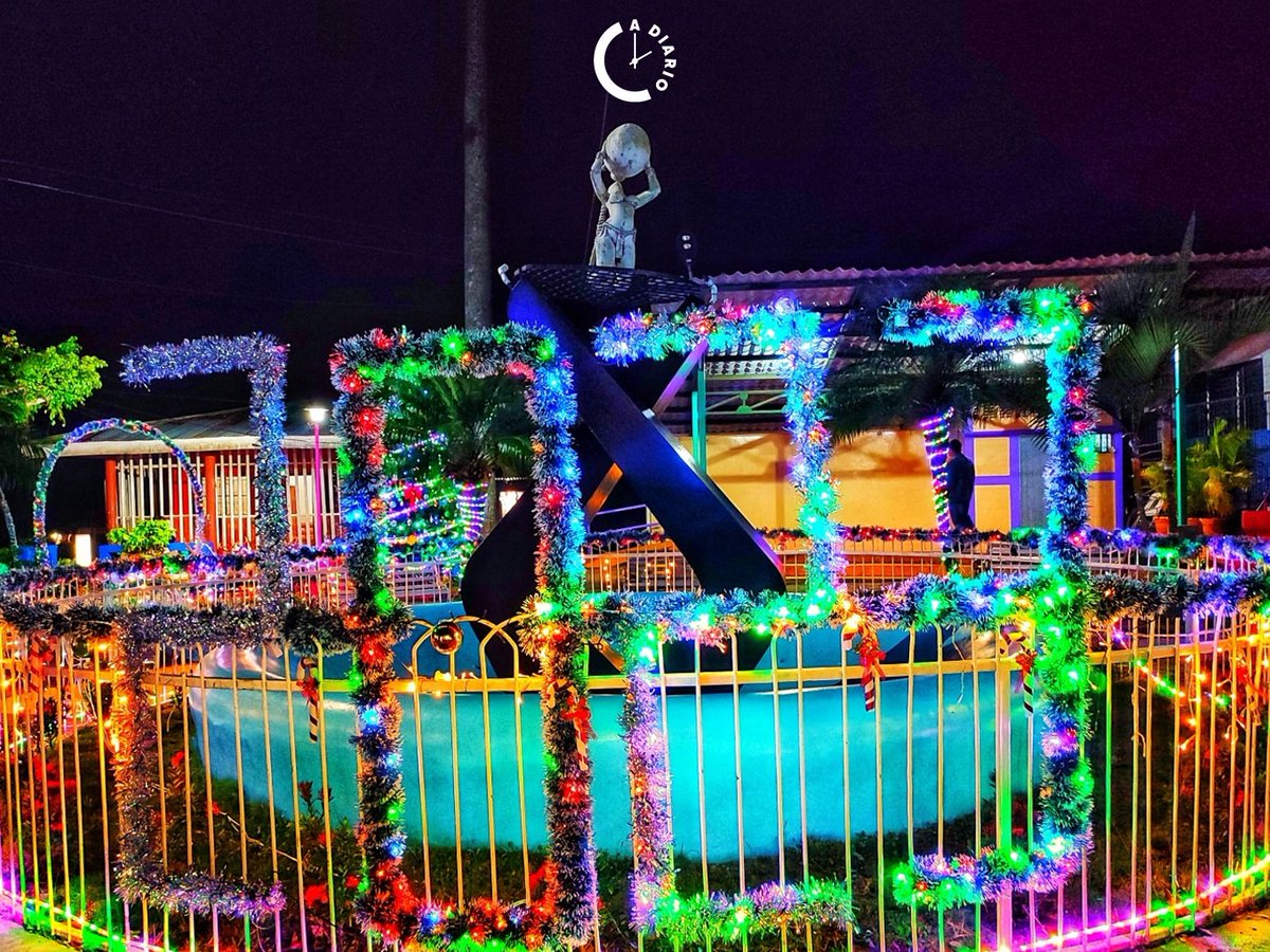 adiarionic's tweet photo. #Fotos📸| Hermosas imágenes del Parque Municipal de la Ciudad Creativa #SanJuandeOriente.🎄❄⛄

Las familias podrán disfrutar de un ambiente navideño lleno de luces y mucho esplendor. 🎆

#Nicaragua
#AmbientesNavideños2022
#NicaraguaNaturalmenteBella https://t.co/WpRb9rSTcf
