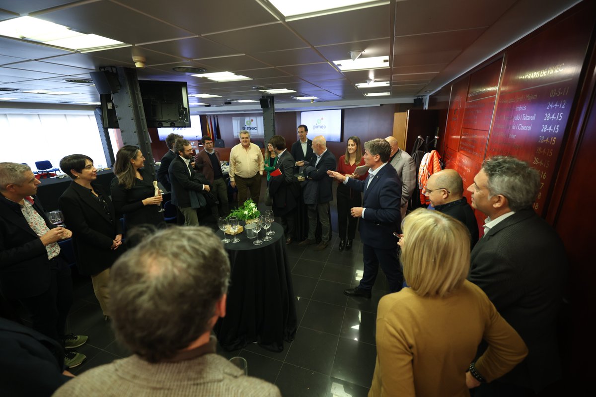 PimecAutonoms's tweet photo. 👥@elisabet_bach en representació d'@AutonomsPIMEC, a la jornada de treball amb l’equip de @PrensaIberica @elperiodico_cat i el Comitè Executiu de @pimec. Fem #activismeempresarial https://t.co/AlBKPX1u7A