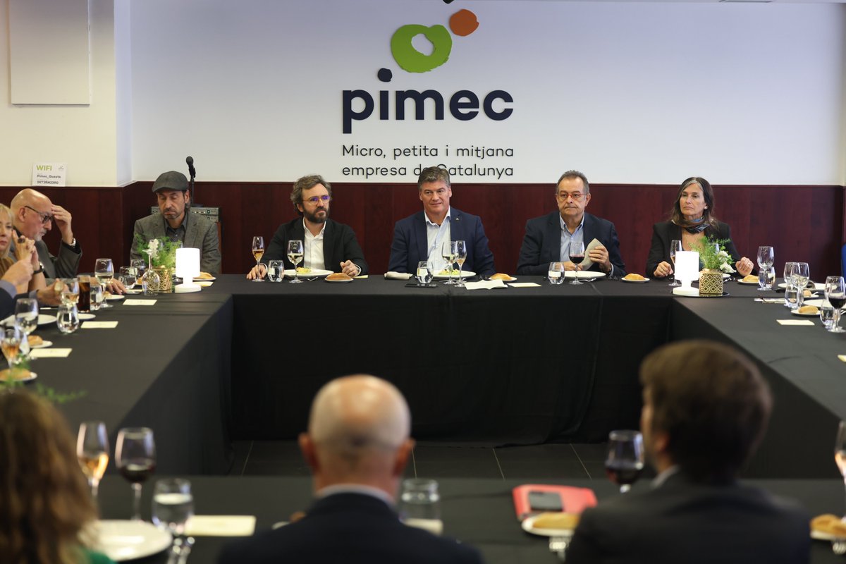 PimecAutonoms's tweet photo. 👥@elisabet_bach en representació d'@AutonomsPIMEC, a la jornada de treball amb l’equip de @PrensaIberica @elperiodico_cat i el Comitè Executiu de @pimec. Fem #activismeempresarial https://t.co/AlBKPX1u7A