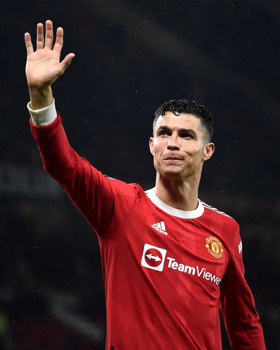 zulzul99's tweet photo. Mau main di tim mana aja tetep tak tonton cak 🙌🙌🙌 @Cristiano https://t.co/HpOVLciVnD