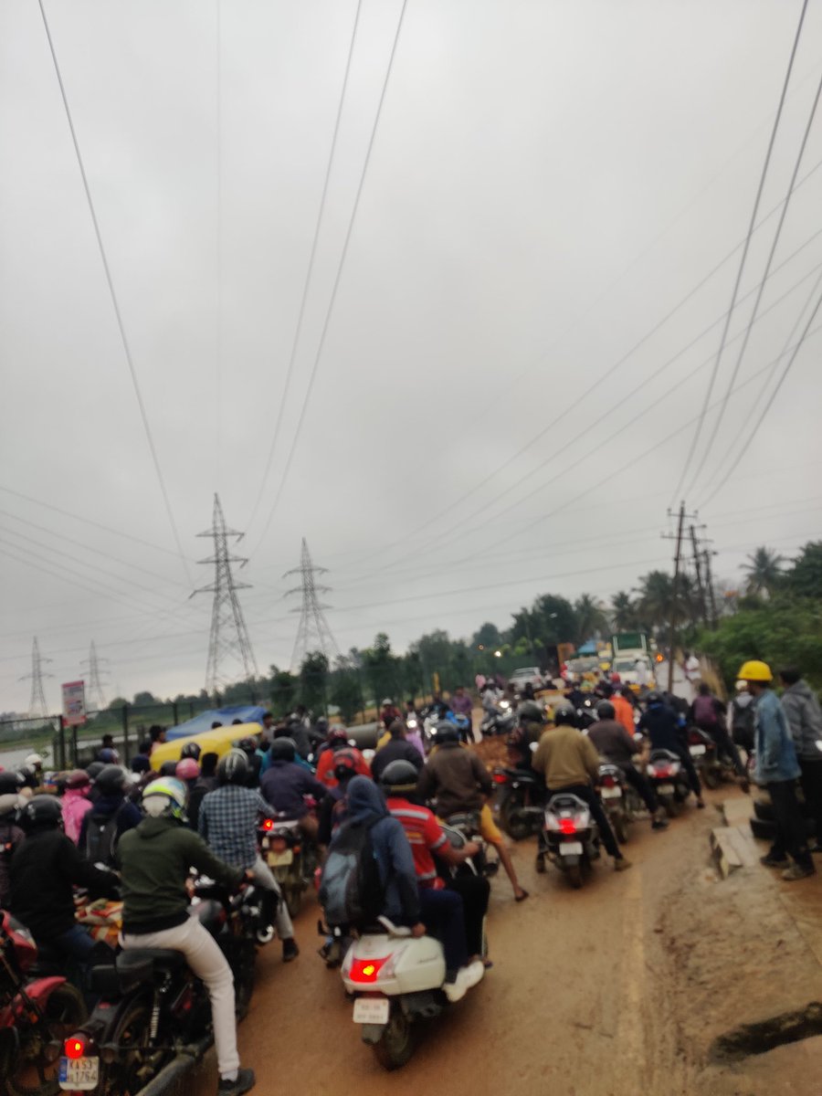 prakacha's tweet photo. Stuck aghast in middle of road before Hoodi circle after ayappa nagar
Children can't go school, employees cant go office bcoz BBMP or someone decided to dig the main connecting road before morning.
Is bengaluru a city? @BbmpchdTeam @Tejasvi_Surya @TOIBengaluru @blrcitytraffic https://t.co/sXawvo756e
