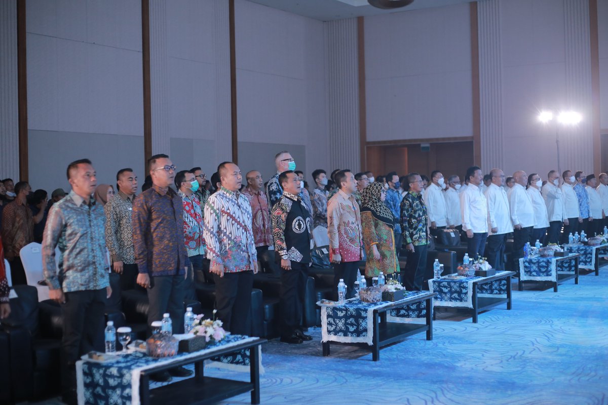 PanbilGroup's tweet photo. The BP Batam honored eight companies &amp; two inspirational figures at the 2022 Investment Awards event which took place at the Radisson 
Batam on Oct. 26.
Huge congratulations to PT Nusatama Properta Panbil, who has won the Best Green Industrial Estate award!

#bpbatam #panbilgroup https://t.co/F9fYNlsfMq