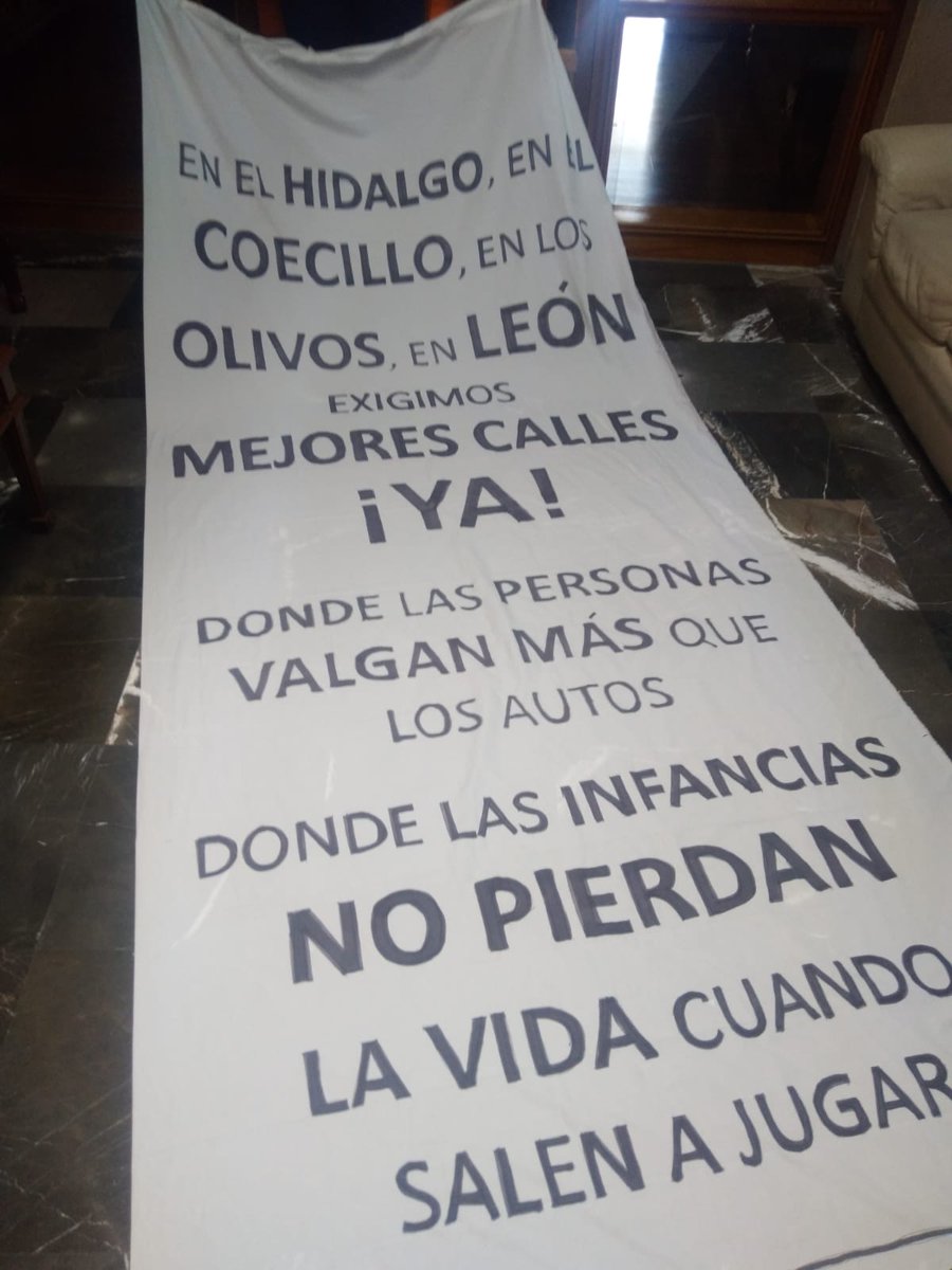 Le pido a la comunidad ciclista de #Mexico postear esta imagen que la alcaldesa @AleGutierrez_mx de #Leon no quiso ver y que resume un reclamo de todas en todo el territorio nacional