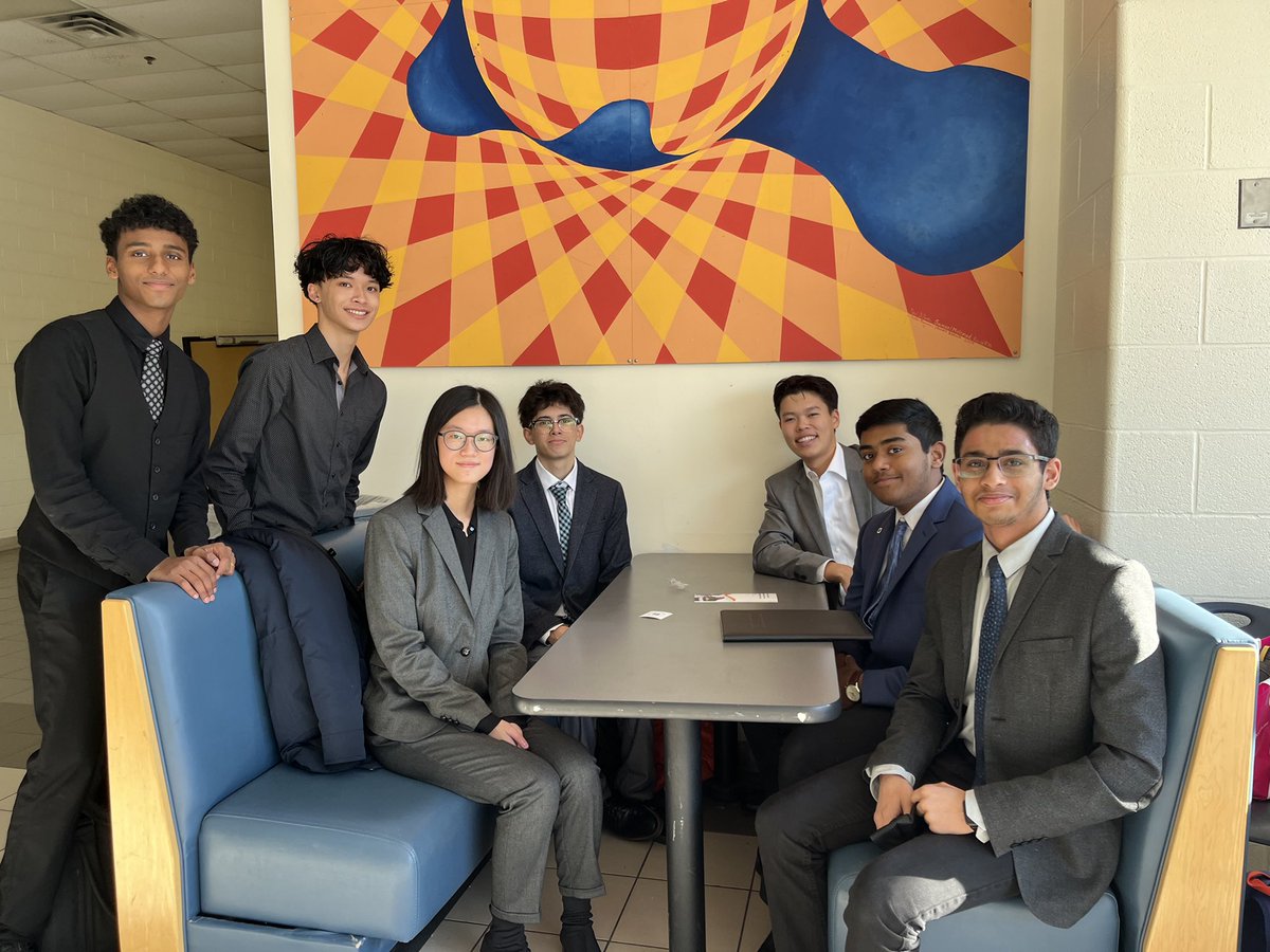 Congratulations to the DECA Business Club students who competed in the York Regionals Case Competition this past weekend! A special congrats goes to 7 students who made it to Provincials: Raoul, Lucas, Ethan, Liam, Cecilia, Maclain, Jonathan #herewecome <a href="/Ontario_DECA/">Ontario DECA</a> @SBAtoday
