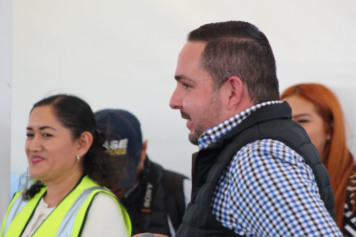 DMSPDGO's tweet photo. De la mano con los jóvenes establecemos estrategias de seguridad para seguir conservando una casa segura y ordenada. 🤜🏻🤛🏻🚔
#ContigoDurango https://t.co/mmN4OIfUgB