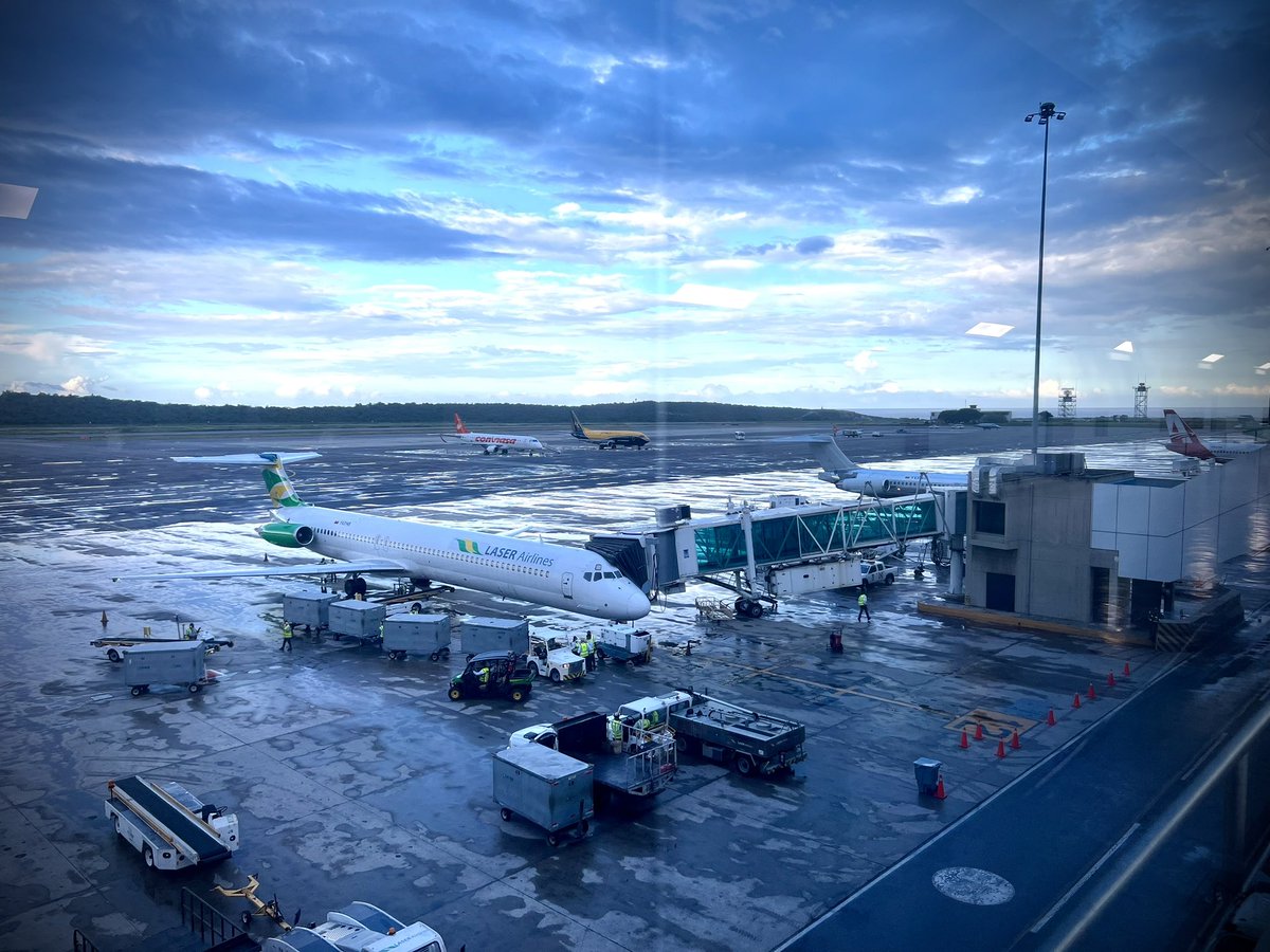 Aeropuerto Simón Bolívar en Maiquetia, Edo. Vargas, Venezuela 

#aeropuerto #Airport #SimonBolivar #MIQ #LaGuaira #vargas #picoftheday