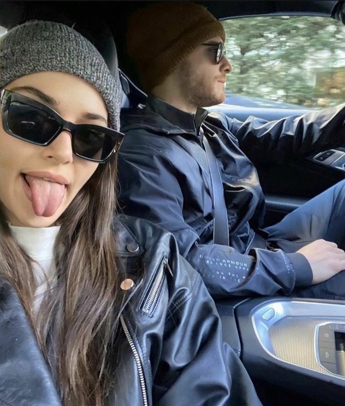 KapimiFan's tweet photo. تصبحون على اجمل مما تتمنون 💙💙✨💤
HappyBirthday HandeErçel https://t.co/jgDf0iwnMl