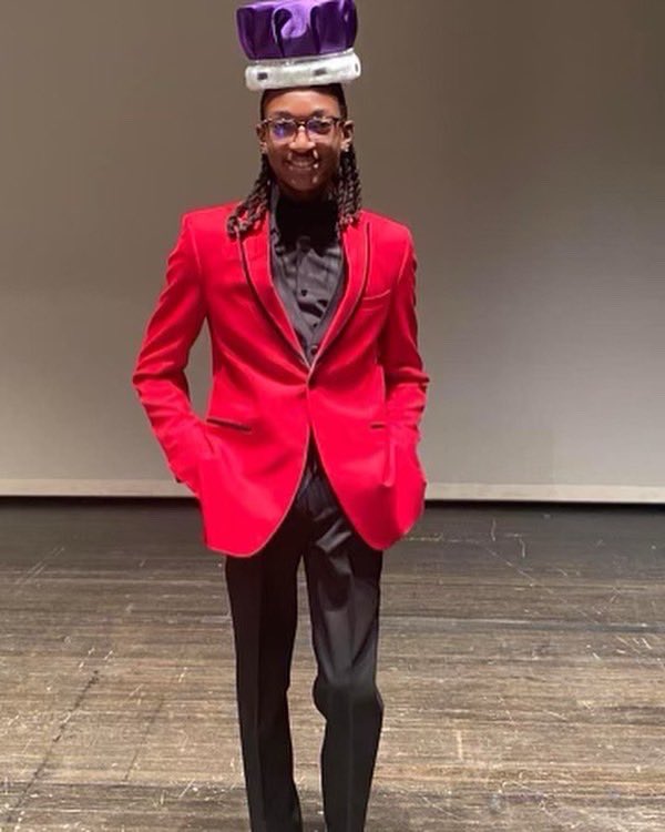 harambee1997's tweet photo. Congratulations to Cidney Clooney for being crowned the 2022 Mr. Maroon last night! 🙌🏾❤️🖤💚👑 https://t.co/ukju9OyUAU