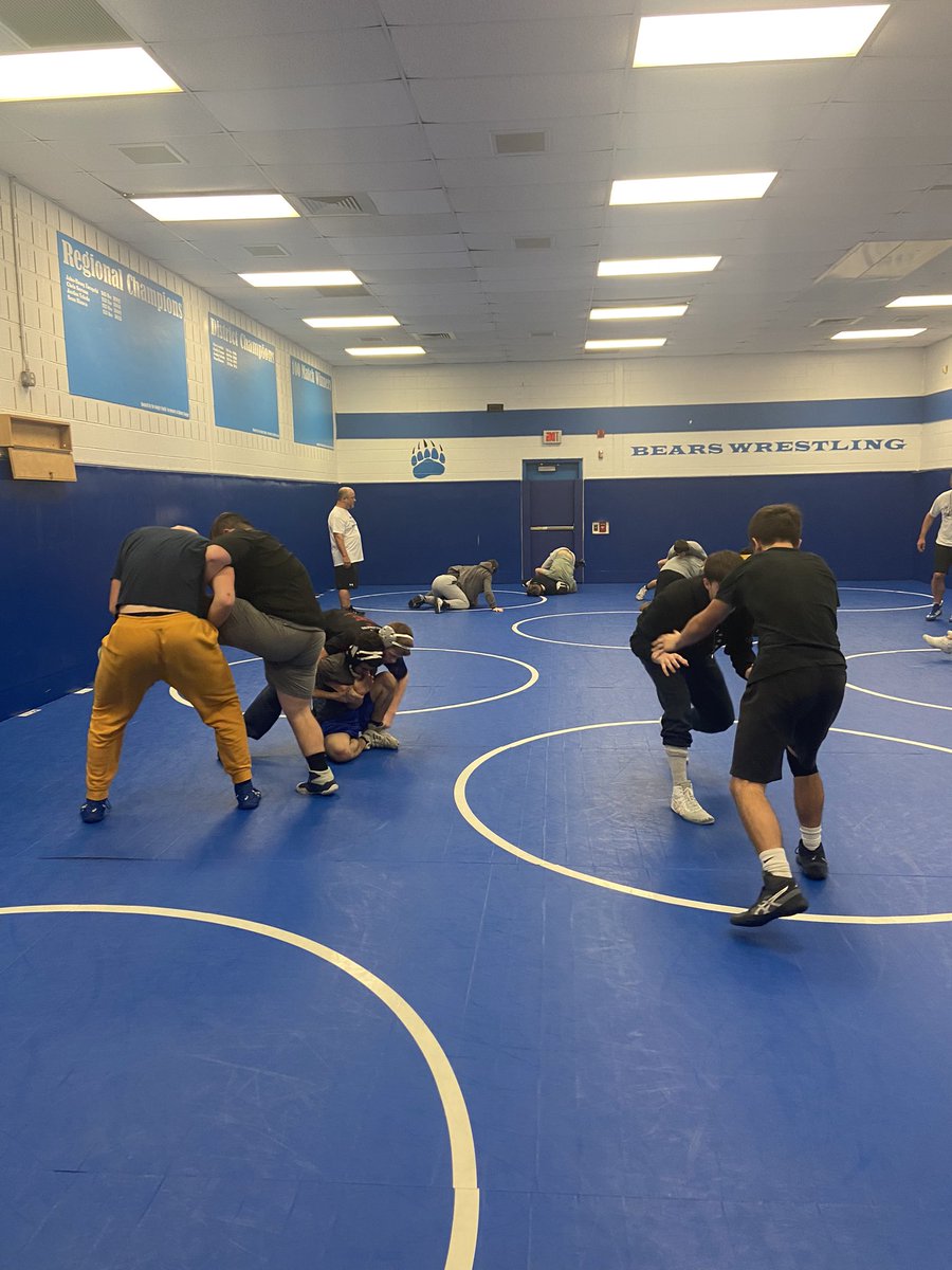 PVBearsWrest's tweet image. This Thanksgiving we celebrate things we are grateful for! We are happy to introduce our new coaching staff @RossNunamaker and @CoachMiechur, and our managers - Alicia, Mackenzy, Amara, and Mykaila!