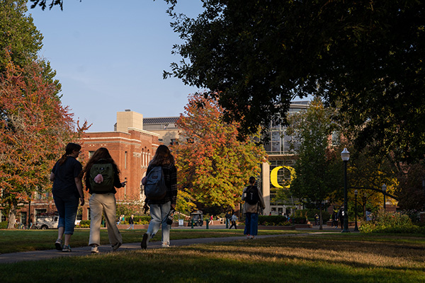 uoregon's tweet photo. Have a safe and restful break, Ducks! We hope you get a chance to recharge this weekend and enjoy time with your loved ones. Weβll see you on Monday. Travel safe! ππβοΈ ππ #DucksOnBreak https://t.co/UWDqpdxbwV