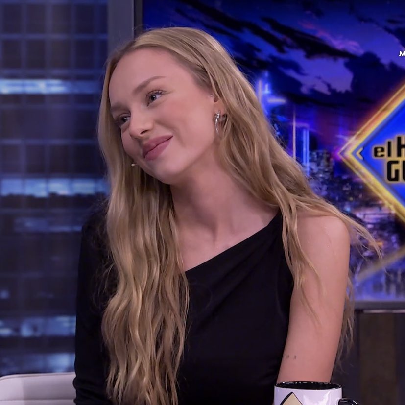 jadesmess's tweet photo. THE CUTEST I ADORE HER https://t.co/sQ3qV4BeYj