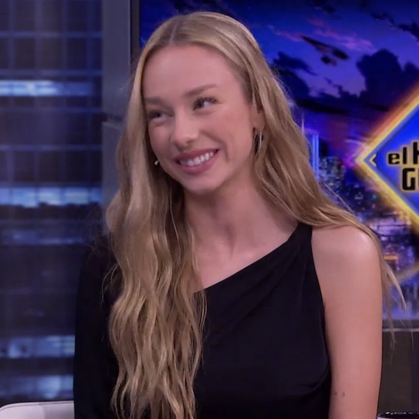 jadesmess's tweet photo. THE CUTEST I ADORE HER https://t.co/sQ3qV4BeYj