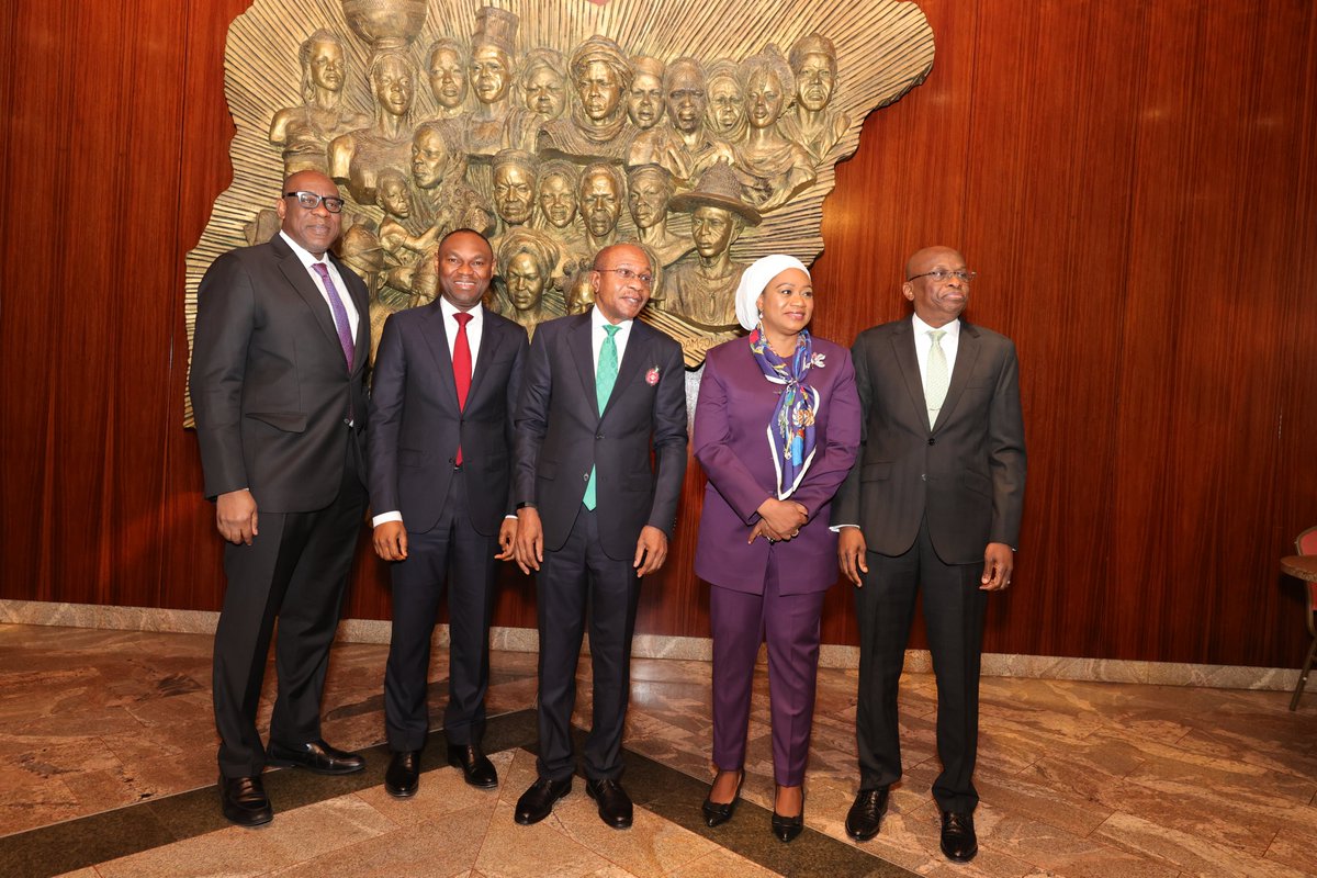 My colleagues and I at the Central Bank of Nigeria (CBN) are grateful to President Buhari for his unflinching support to the Bank and the capacity of the Nigerian Security Printing and Minting Company (NSPMC) to deliver the redesigned banknotes.