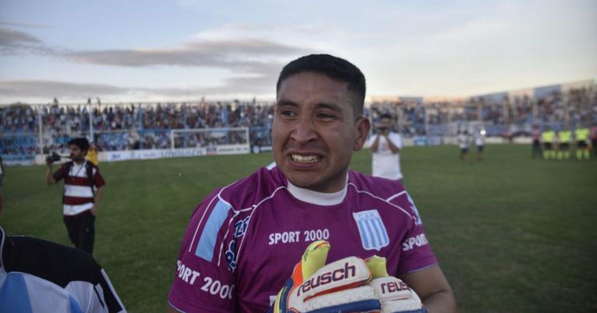 #Racingcba ⚪🔵
🚨 Hay ofrecimientos por Leonardo Rodríguez de afuera del país. 

Por ahora deberán sentarse a conversar los dirigentes del club con el jugador y su representante. 

La intención de la academia es que siga.

🧤 Tiene contrato hasta el 31 de Diciembre de 2022. 📄✍️