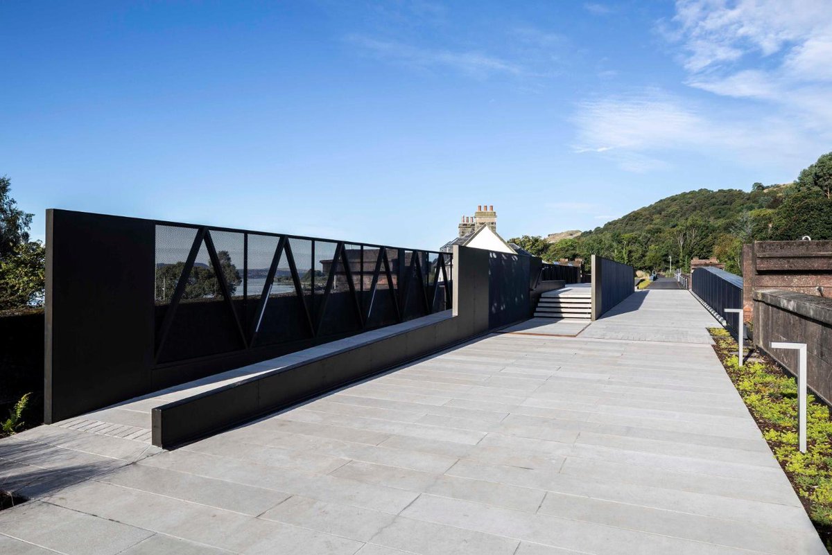 ArchitectsJrnal's tweet image. .@rankinfraserLLP&apos;s Bowline at Bowling Harbour has transformed a disused  viaduct into a linear park and sustainable transport route – and it&apos;s the winner of the Landscape and Public Realm category at the #AJArchAwards. Kindly sponsored by @MarshallsGroup 🌲🌿