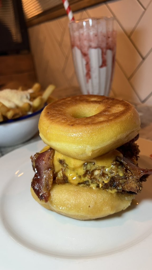 Rebecca Casserly tweet media