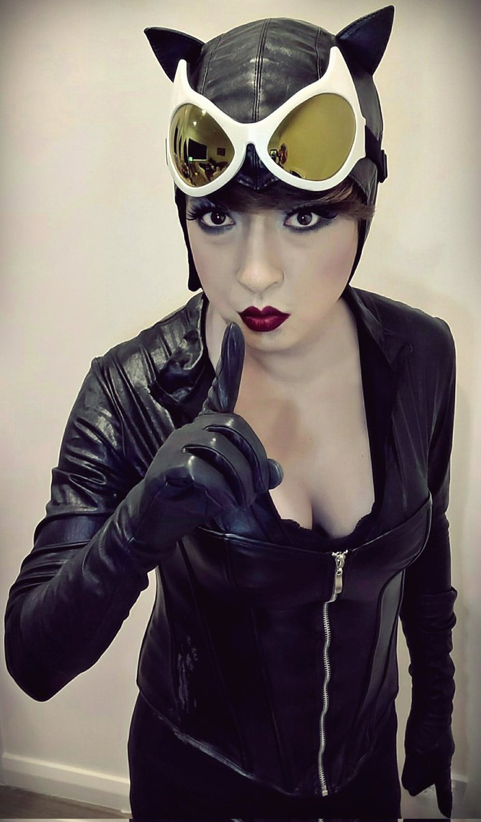 Do you trust me, Bats?

#ozbattlechickcosplay #ozbattlechick #catwoman #catwomancosplay #selinakyle #catwomancostume #catwomanselinakyle #batcat #selinakylecosplay #selinakylecatwoman