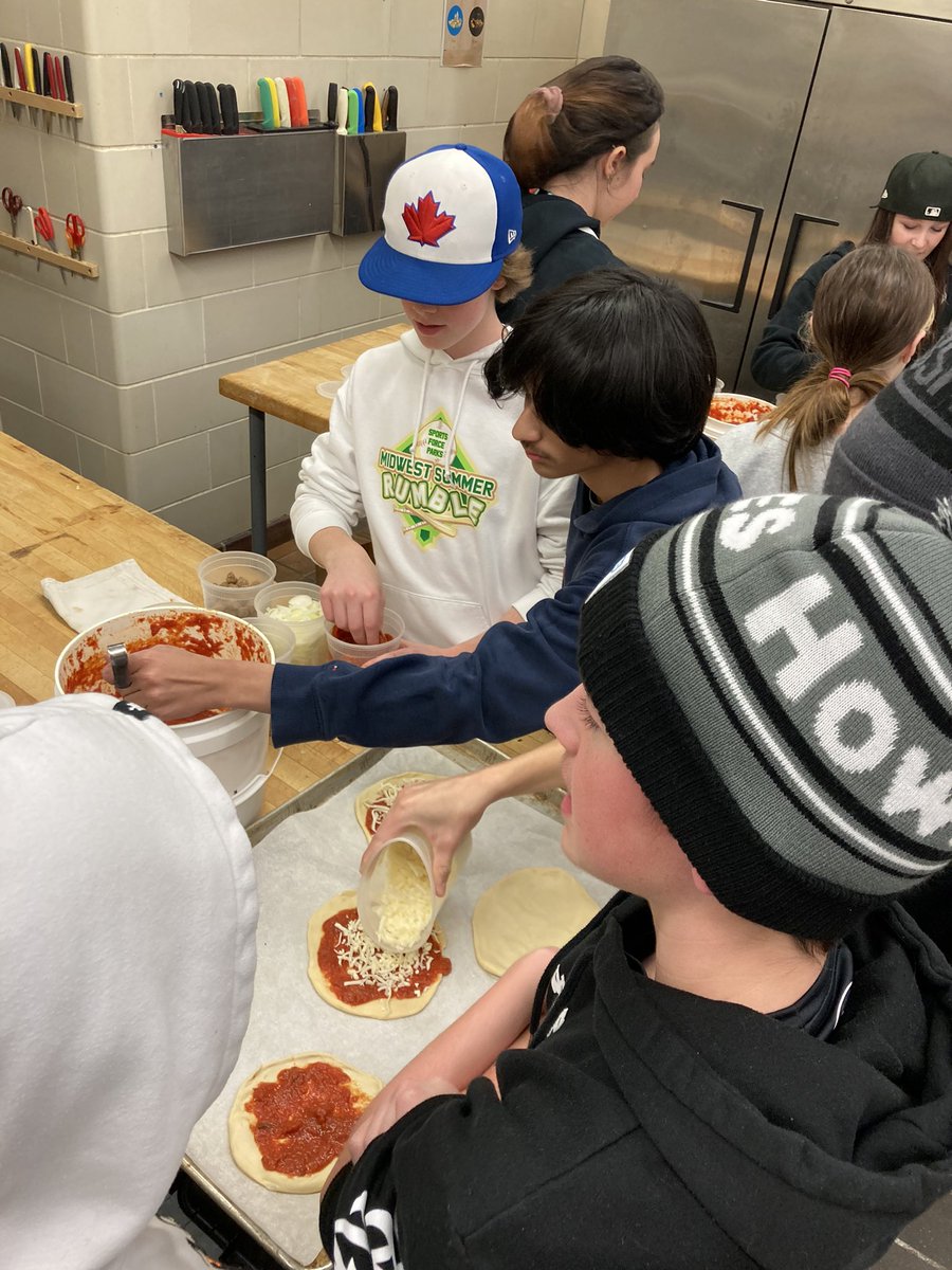 Thank you <a href="/CHSSHuskies/">College Heights</a> for welcoming our grade 8’s for a visit today!! Great hands on learning in many different areas of education. <a href="/ugdsb/">Upper Grand DSB</a> <a href="/MsCoulombe/">Ms.Coulombe</a>