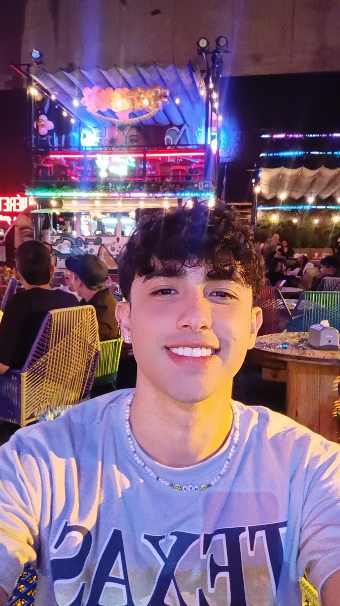 briboy_20's tweet photo. Tu no eres bebecito, tu eres bebesote😻 https://t.co/SuLUjxXYRC