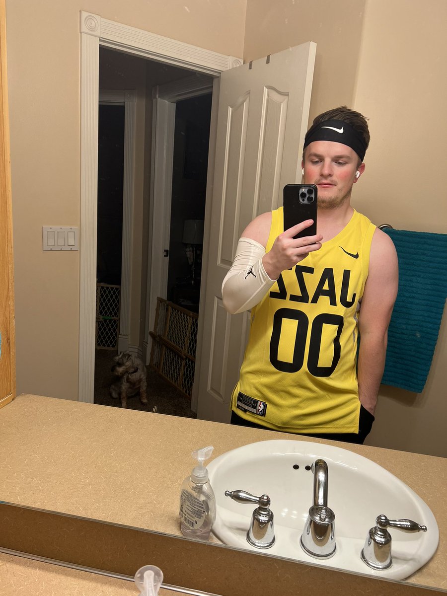 mr_ac3__'s tweet photo. #SelfieOfTheNight @utahjazz https://t.co/XDvaqITF8f