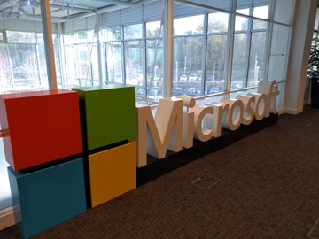 DaveCartwright0's tweet photo. OneDrive reminder from a few years ago when I gave a talk and demos at Microsoft with a client of mine. https://t.co/klTSaZ0L6y