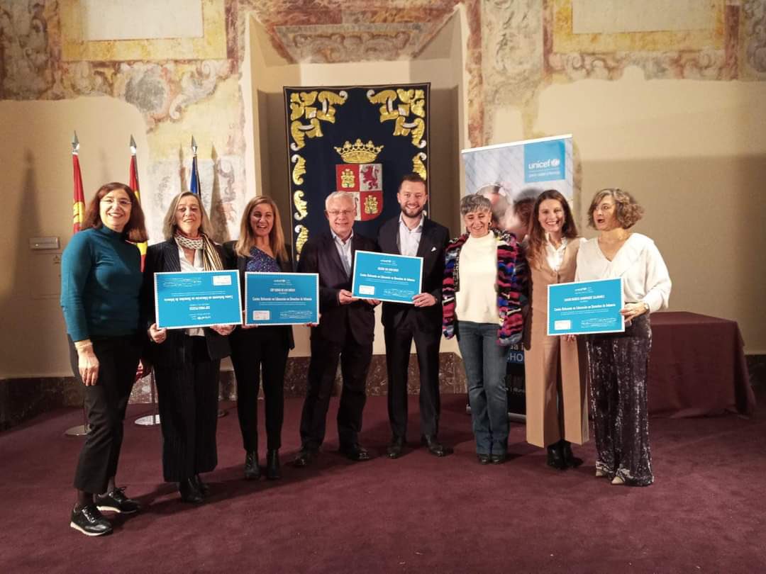 🏅El CEIPCiudad de los Niños de Villamayor,premiado como uno  de los centros educativos de #CastillayLeón como referentes en Derechos de Infancia y Ciudadanía Global. 👏👏👏

👍👍Enhorabuena al equipo directivo y docente.
#villamayorizate #cdnvillamayor #CiudadAmigaDeLaInfancia