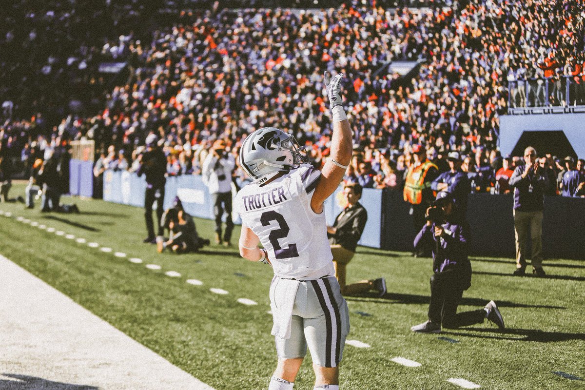 785SportsKSU's tweet photo. One of our first interviews was with Atchison product Harry Trotter. He never got a look from KU despite playing an hour away. His first game against Kansas was special, rushing for 92 yards and a TD. This game means a lot, especially for those in-state kids🌻 https://t.co/pg0Za11as9