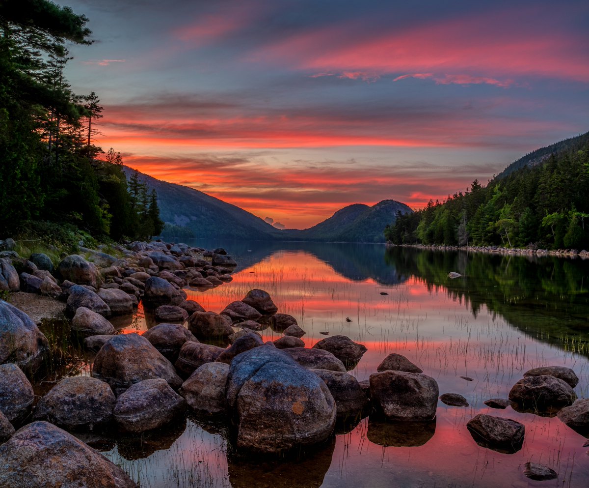 AcadiaNPS's tweet photo. Happy Thanksgiving from Acadia. We remain grateful for visitors, volunteers, partners, staff and communities that truly care about this special place. https://t.co/xFY7KAvHs8 (Photo courtesy of Alan Nyiri. Used with permission.) https://t.co/7n4Omn6vqX
