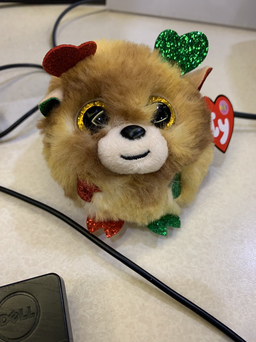 My_Taegi_Heart's tweet photo. Fudge says hello and happy holidays! #beaniebaby #typuffies #reindeer #beaniebabycollection https://t.co/44y17fZ6x9