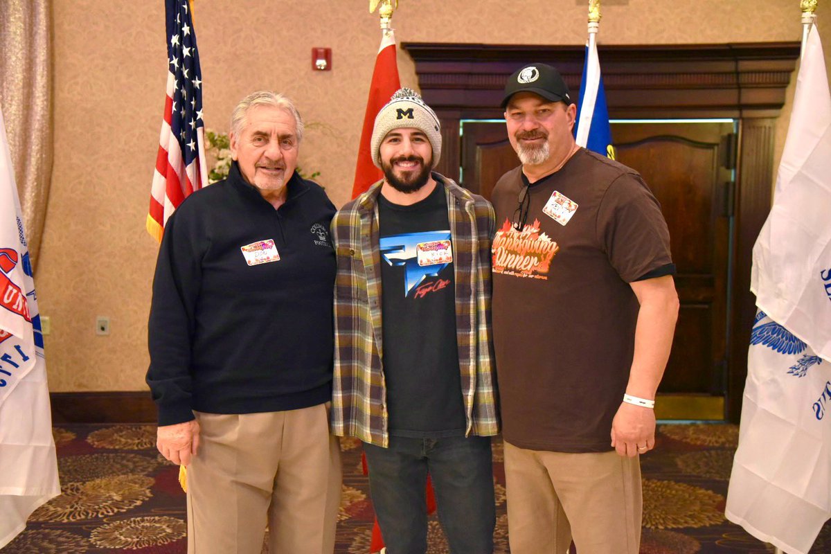 NICKMERCS's tweet photo. Thanksgiving is a special time for me and my people. Our goal is always to give back the best we can. This year we put together a banquet to honor &amp; thank all the brave veterans for serving our country. Forever grateful for all their sacrifices 🙏🏼🇺🇸 https://t.co/gFqRUvdWX5