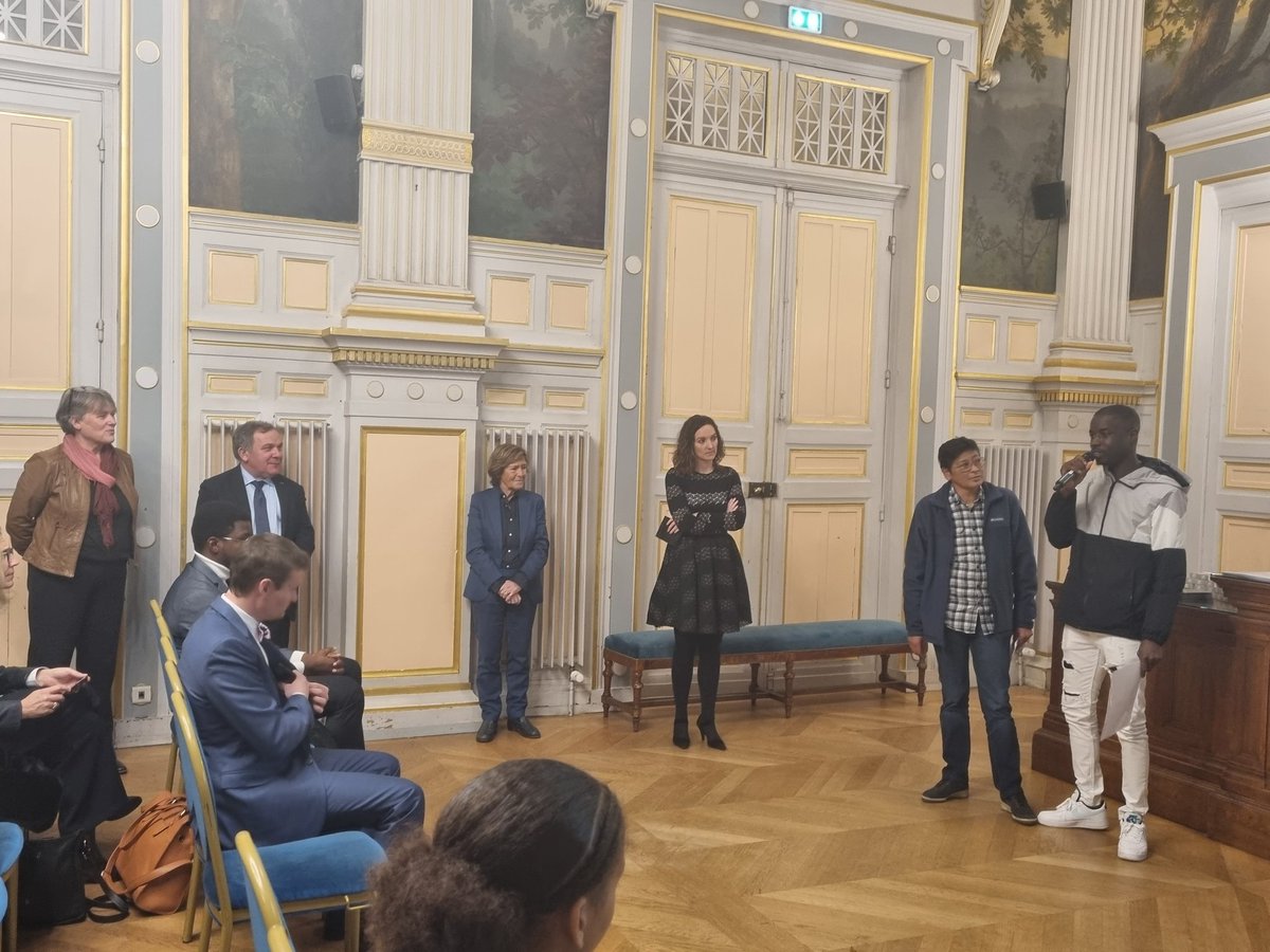 Quelle fierté d'accueillir à la <a href="/mairiedu16/">Mairie du XVIe</a> les élèves des <a href="/AAuteuil/">Apprentis d'Auteuil</a> pour la remise de leur certificat de la réussite en présence de <a href="/fszpiner/">Francis Szpiner</a> qui les a félicité pour leur parcours et de <a href="/Mhdorvald/">M-H DORVALD</a>. Un grand merci aux <a href="/AAuteuil/">Apprentis d'Auteuil</a> pour leur travail remarquable dans le XVIe