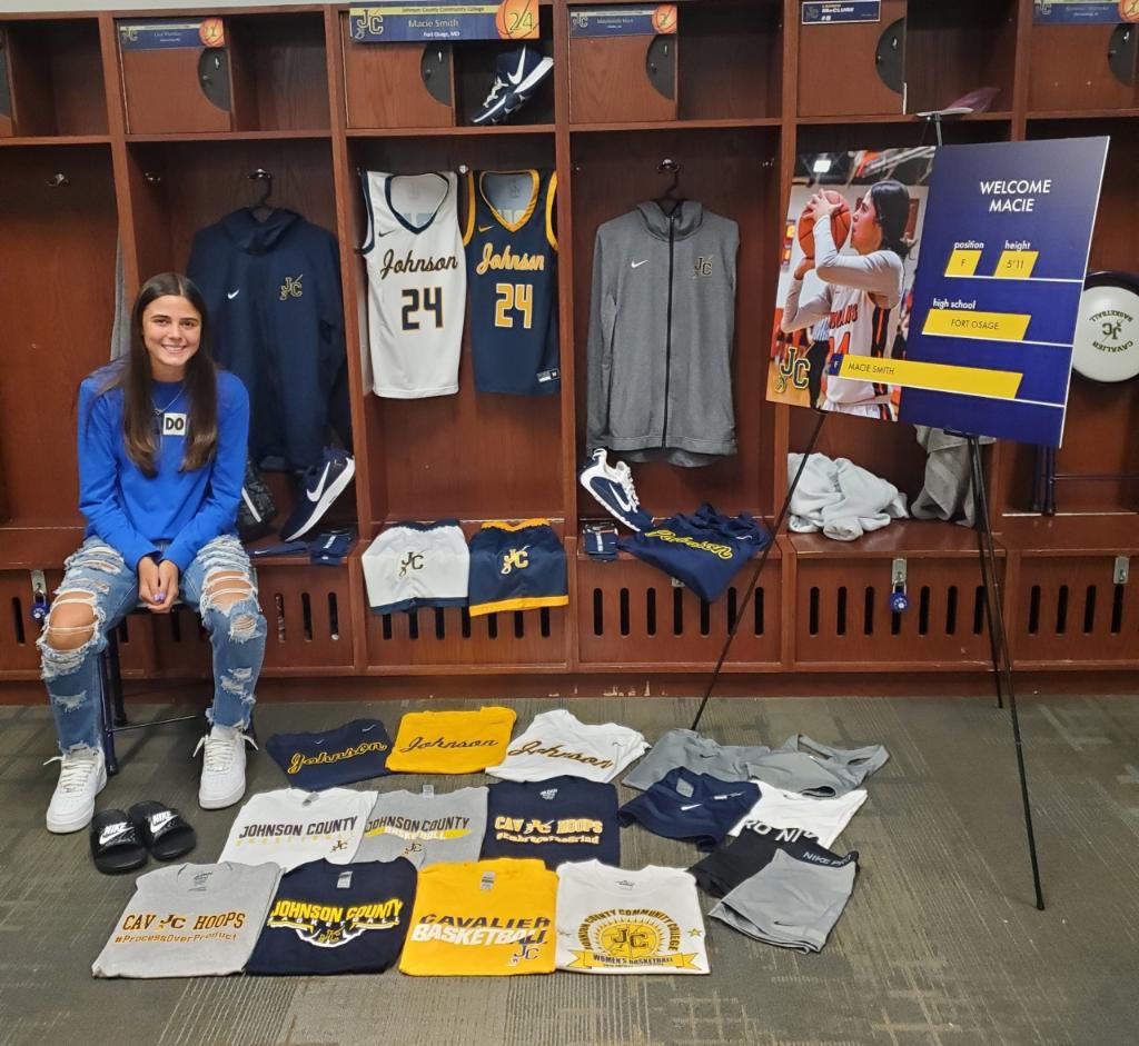 Blessed to receive an offer from <a href="/JCCC_WBB/">JCCC Women’s Basketball</a> and <a href="/JC_CoachConrad/">Ben Conrad</a> to play ball! Thank you coach! #notcommitted