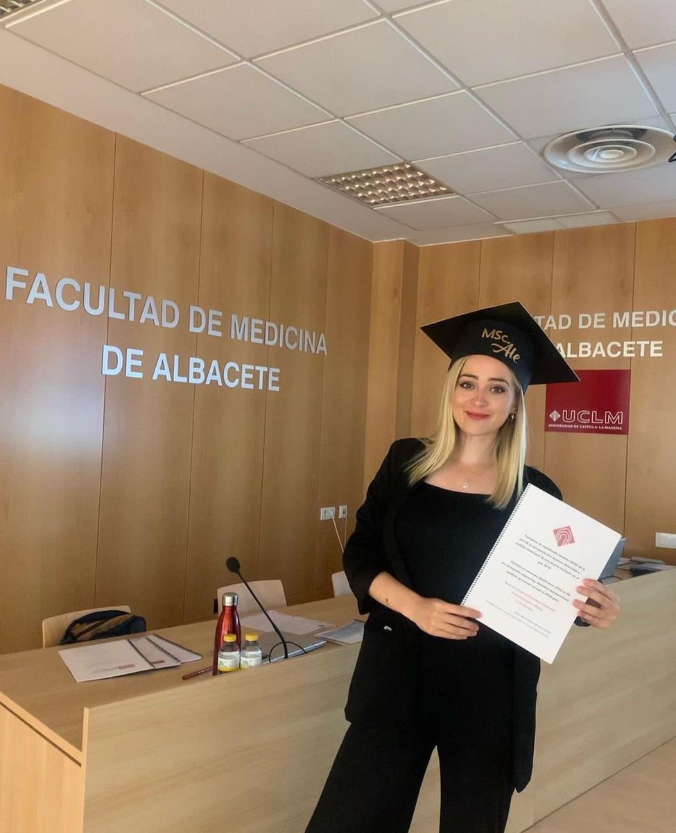 RedCarolinaPar's tweet photo. 🇵🇾 La becaria de @Red_Carolina, Alexandra Mercado Amarilla obtuvo la mención “Matrícula de Honor” en la defensa del Trabajo Final de Master de Biomedicina Experimental, por la Universidad Castilla-La Mancha🇪🇸. ⤵️

@EmbEspParaguay https://t.co/FB6l7gnOzP