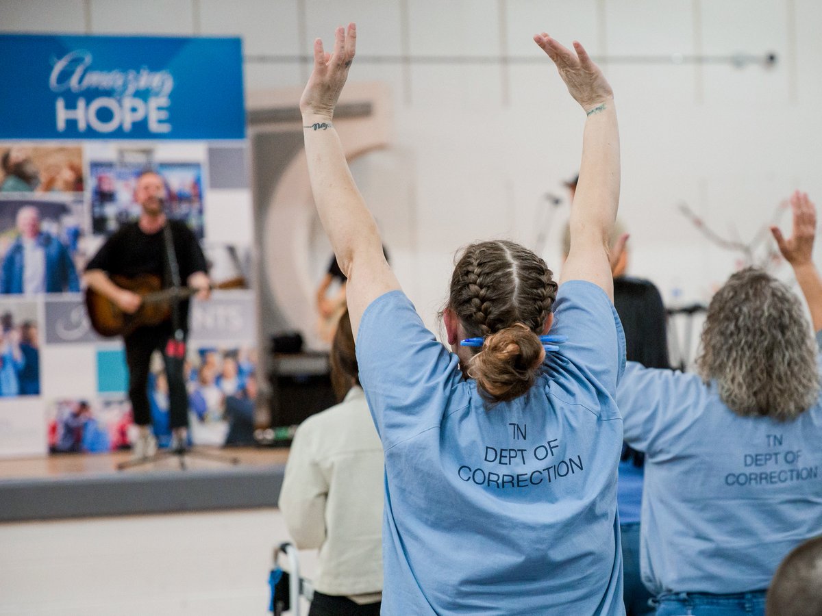 prisonfellowshp's tweet photo. “To hear other stories like mine [at this Hope Event] is inspiring for me to keep my head and heart to the Lord. I see how well the lives that were crooked turned out to be glory for the Lord.” #hope #hopeevent #incarceration #prison #secondchances https://t.co/VCI6iKYgId