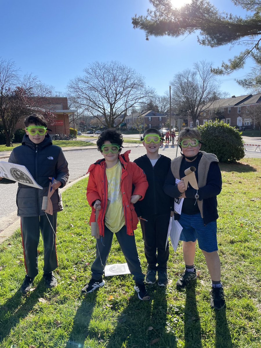 MrsLisaSchultz's tweet photo. Successful rocket launch using baking soda and vinegar! 🚀 #rfes ⁦@mrowlandRFES⁩ https://t.co/dAFUOe6irg