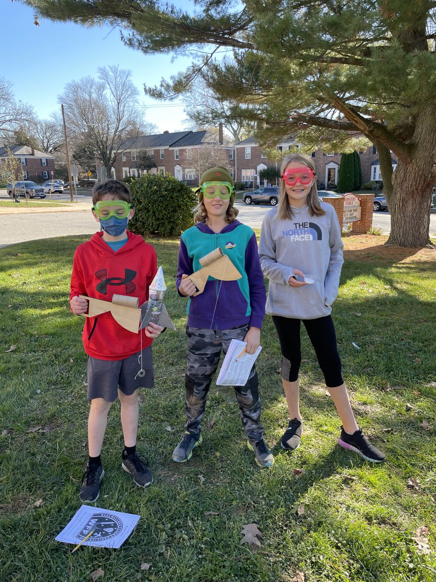 MrsLisaSchultz's tweet photo. Successful rocket launch using baking soda and vinegar! 🚀 #rfes ⁦@mrowlandRFES⁩ https://t.co/dAFUOe6irg