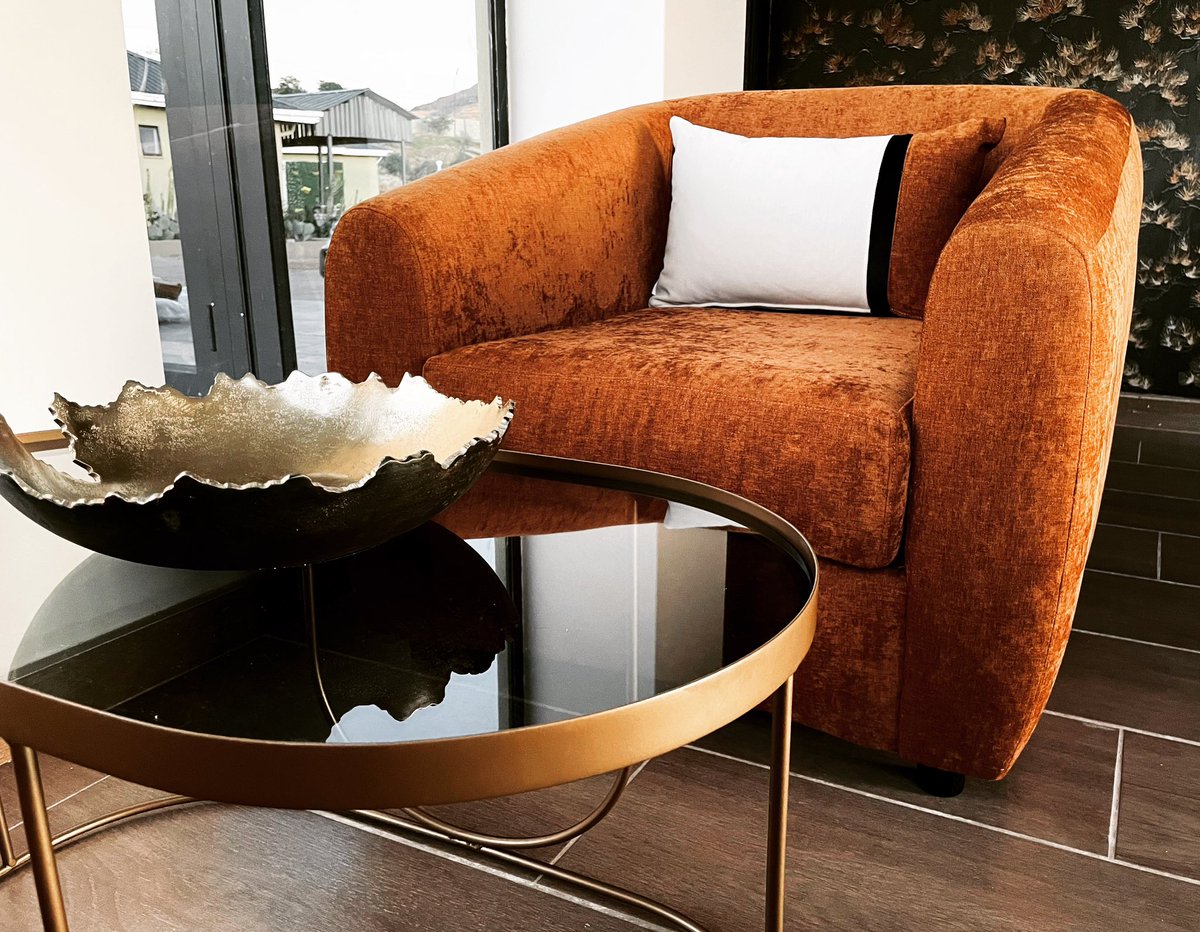 OpulentIntDzine's tweet photo. Textures… 🧡🤎🖤 #luxury #luxurylifestyle #hotel #lounge #vip #design #interiordesign #interiorstyling #furniture #furnituredesign #furnituremaker #manufacturing #customfurniture #customfurnituredesign #opulence #opulentinteriors #couch #sofa #gorgeous #opulentinteriordzines❣️ https://t.co/9LioTuoW1F
