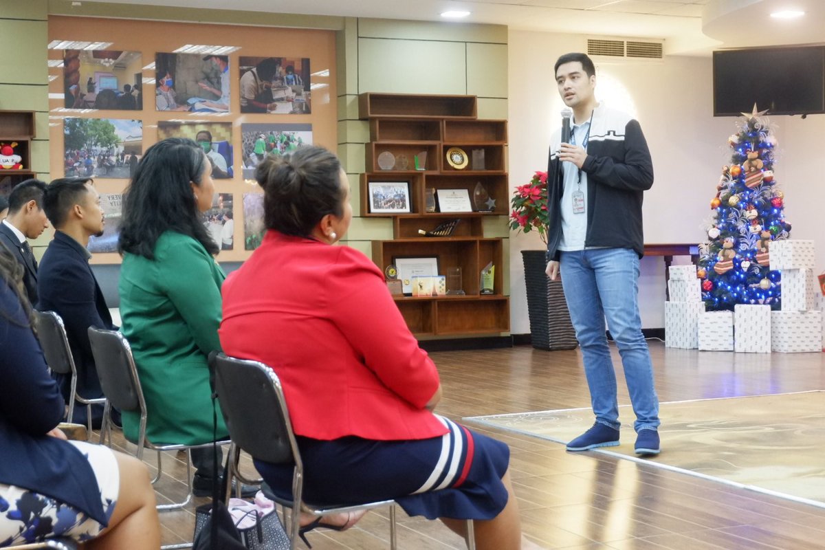 FylproMabuhay's tweet photo. #immersionprogram: Day 3 - After the courtesy call with Secretary Manalo, our delegates traveled to Pasig City to meet with Mayor Vico Sotto, who is the youngest elected chief executive of the city. They talked about leadership and serving the community. #batch9 #immersion https://t.co/GjsikATuAG