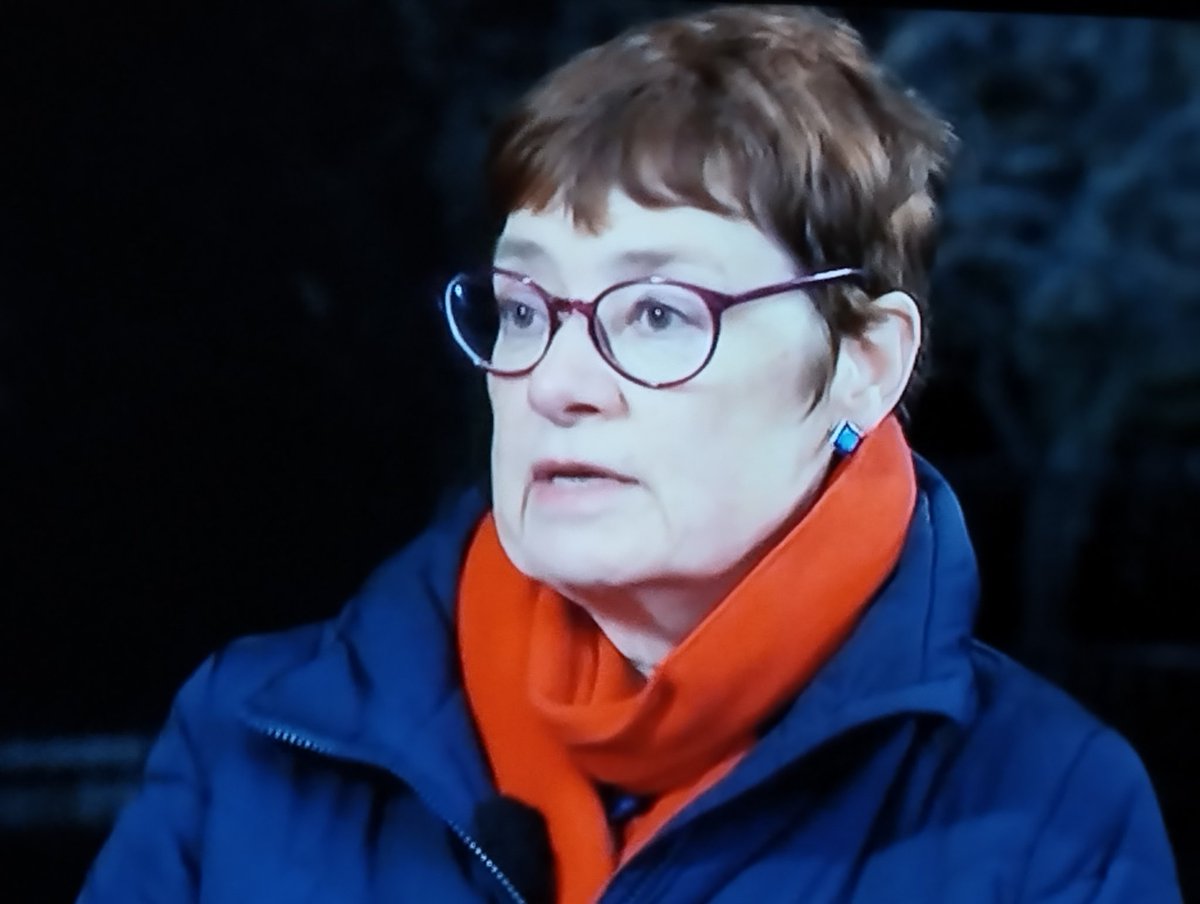 tozdee57's tweet photo. 'Make devolution work' says #SarahBoyack! Sounds a bit like 'make #Brexit work', & we know how that's going! #Newsnight https://t.co/J7eY7PtsE2